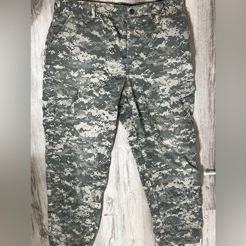 Camo y2k cargo pants